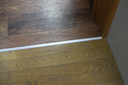 見切り材 カーペット張替え 床工事 床施工の事ならカーペット張替えドットcom